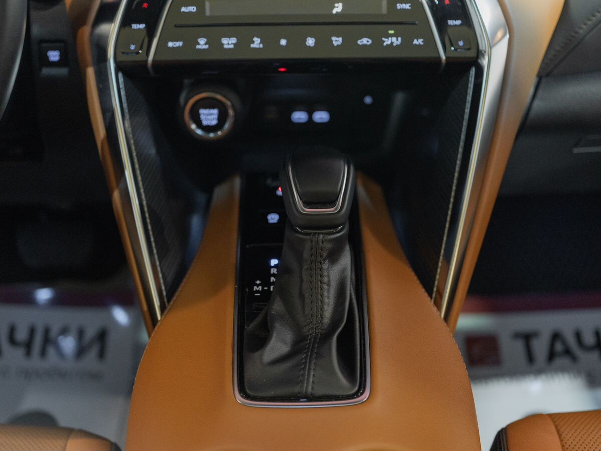 Toyota Venza 2022 - фото автомобиля