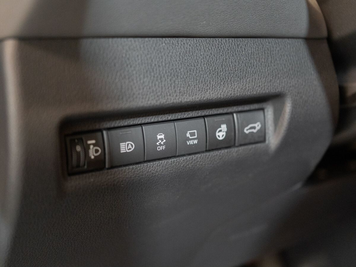 Toyota Venza 2022 - фото автомобиля