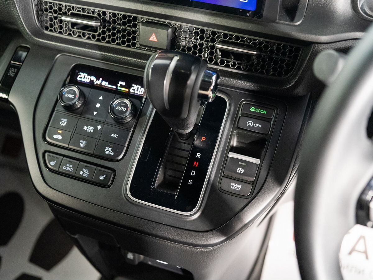 Honda Stepwgn 2024 - фото автомобиля