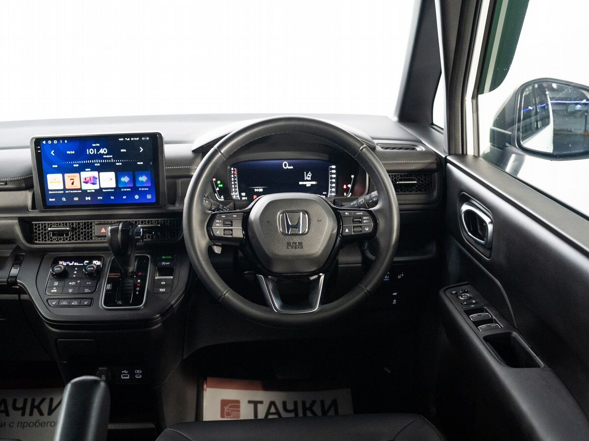 Honda Stepwgn 2024 - фото автомобиля