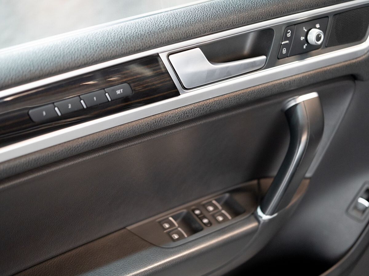 Volkswagen Touareg 2016 - фото автомобиля