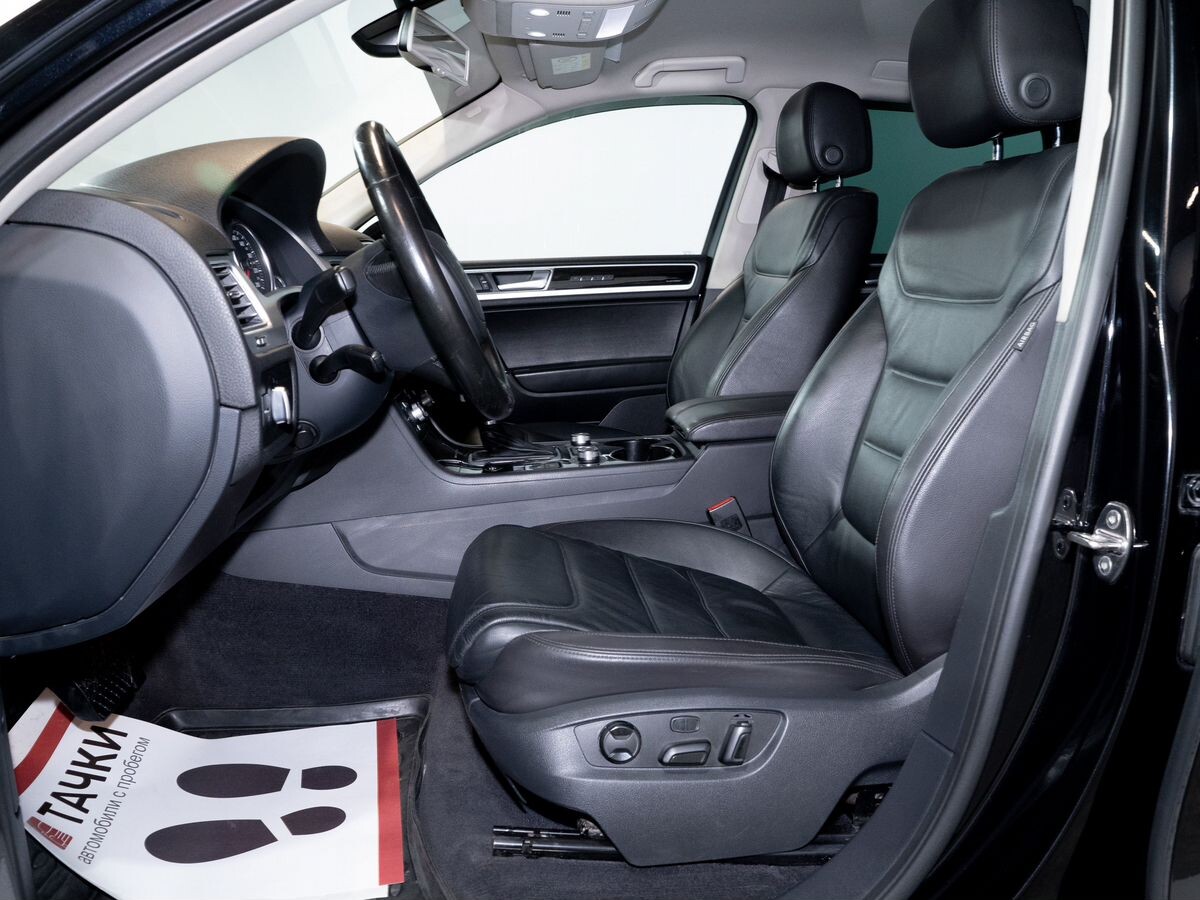 Volkswagen Touareg 2016 - фото автомобиля