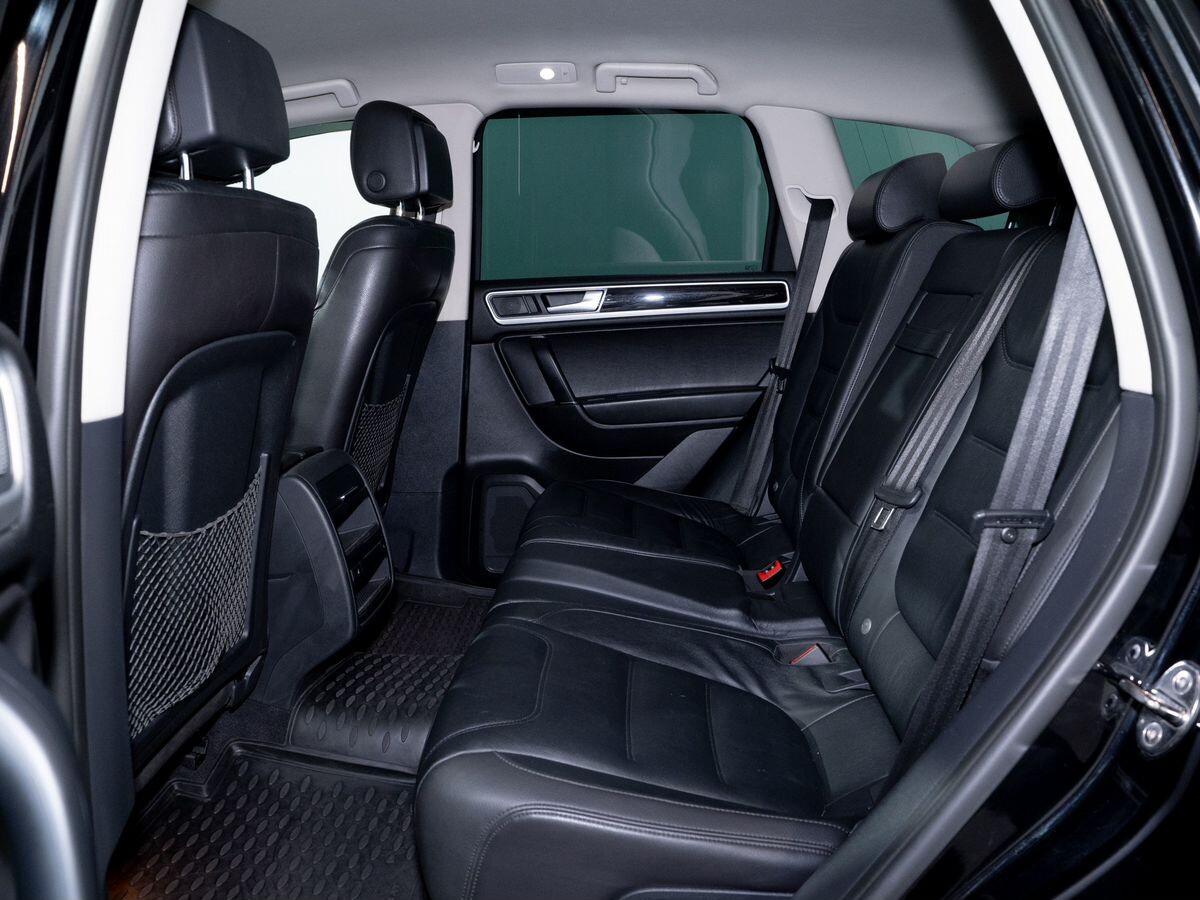 Volkswagen Touareg 2016 - фото автомобиля