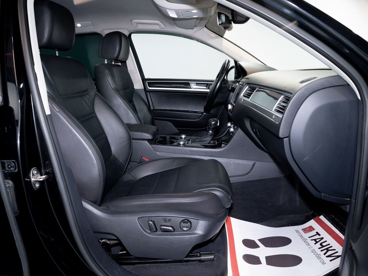 Volkswagen Touareg 2016 - фото автомобиля