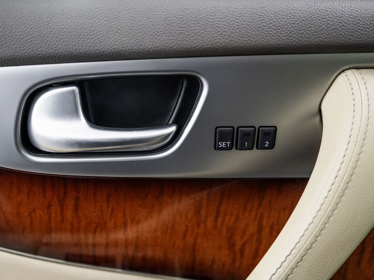 Infiniti FX 2012 - фото автомобиля