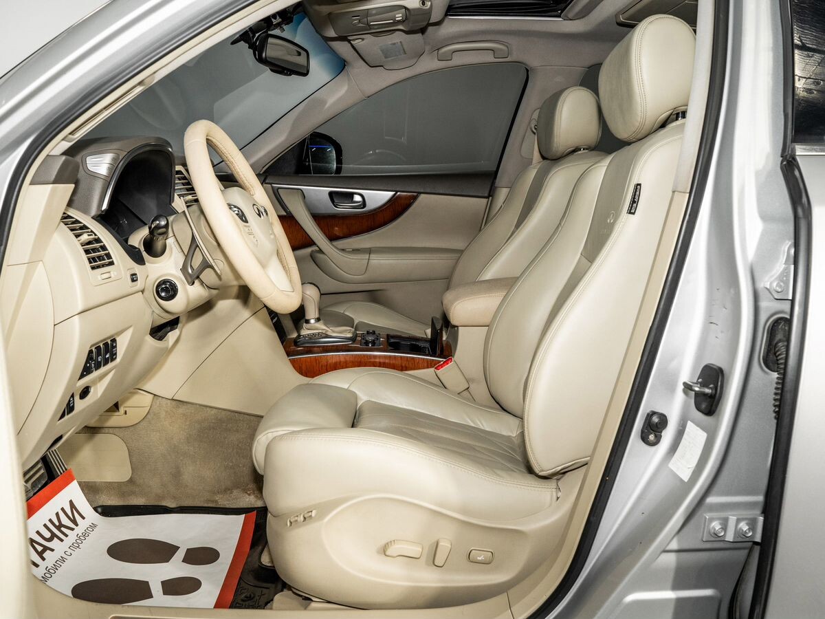 Infiniti FX 2012 - фото автомобиля