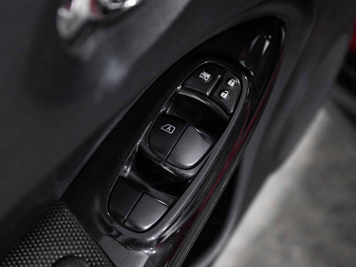 Nissan Juke 2018 - фото автомобиля