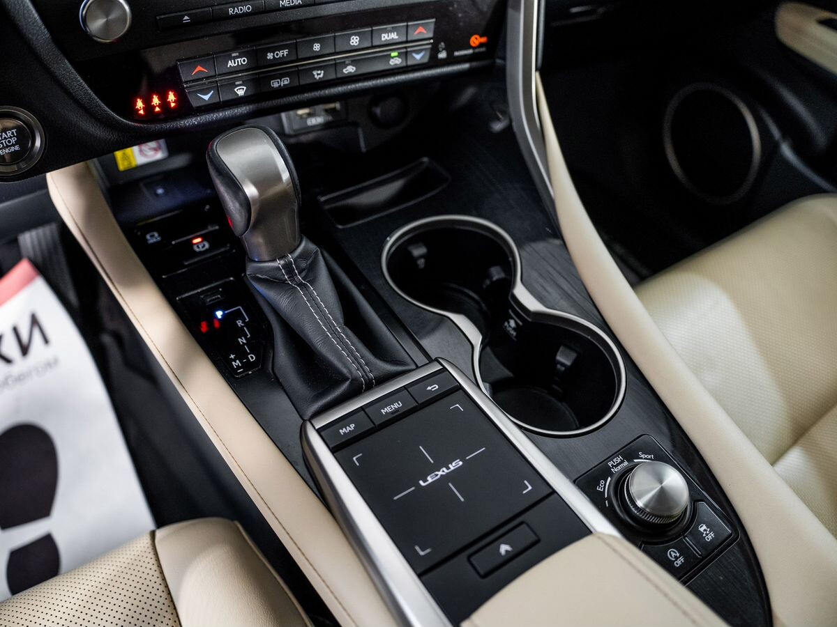 Lexus RX 2021 - фото автомобиля