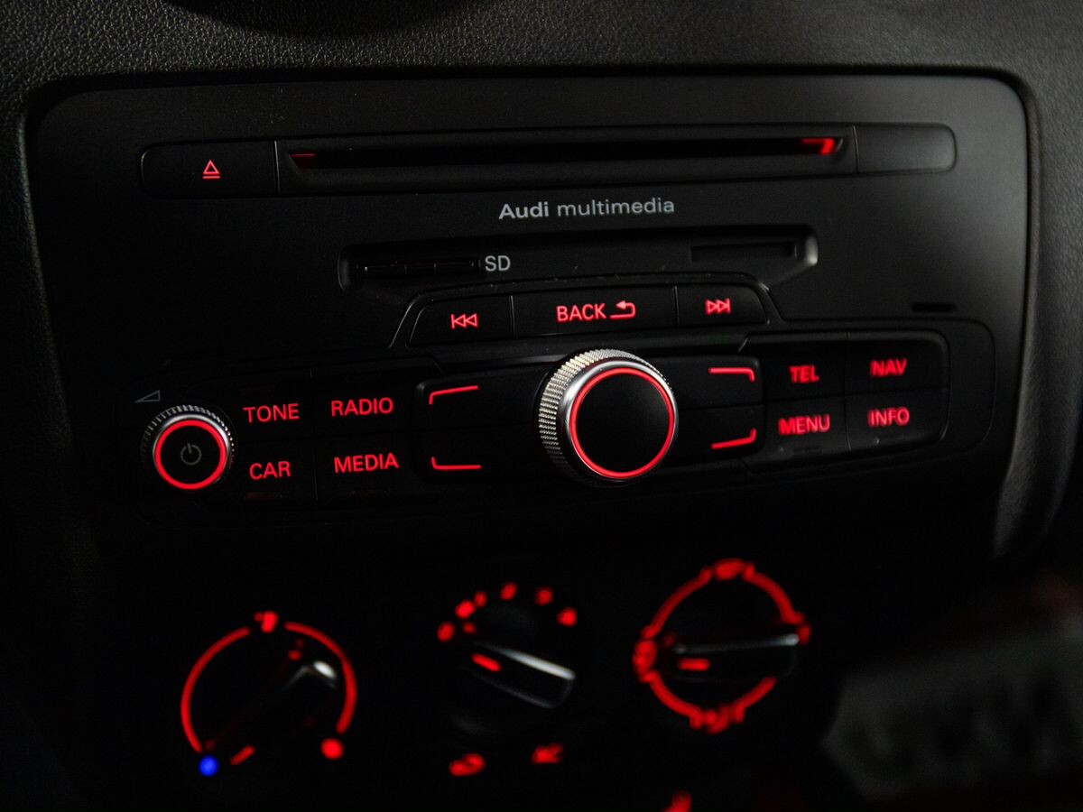 Audi A1 2012 - фото автомобиля