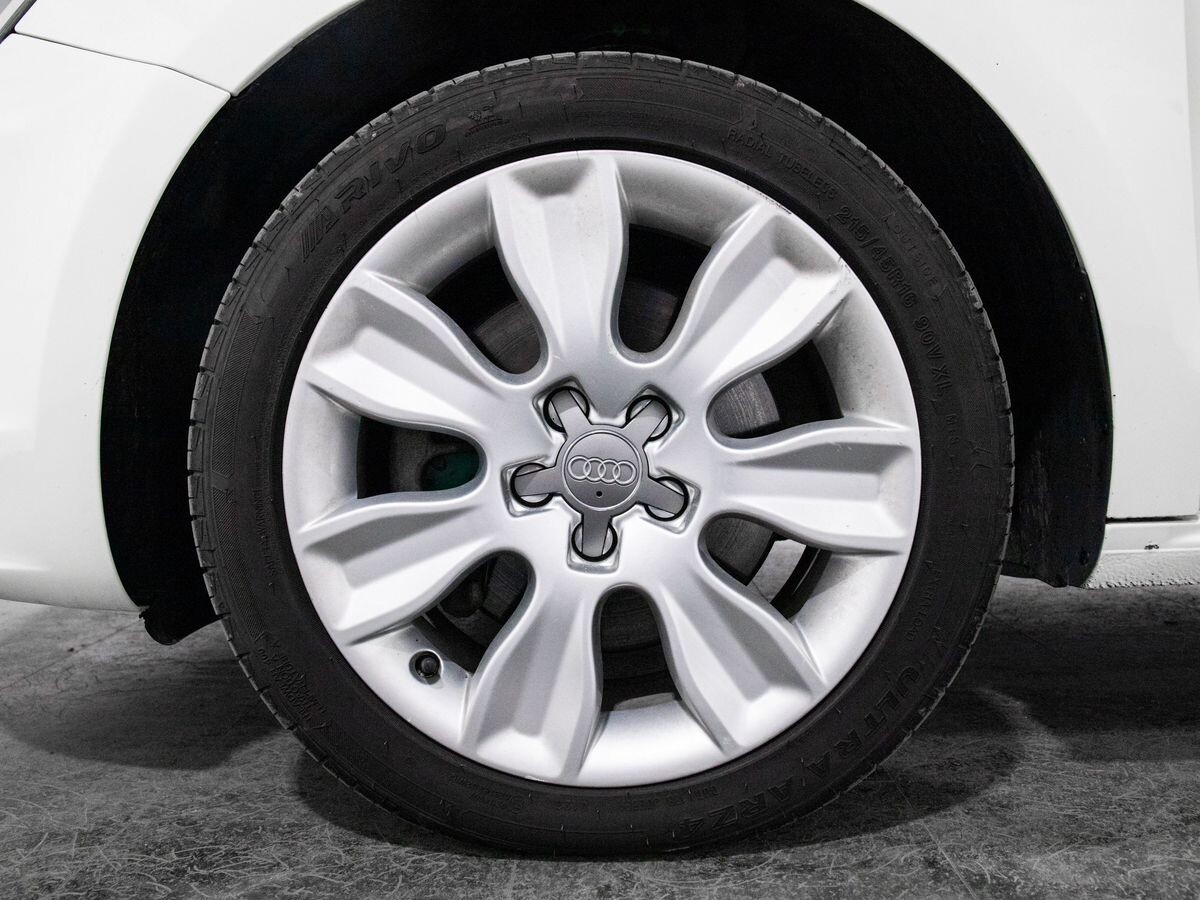 Audi A1 2012 - фото автомобиля