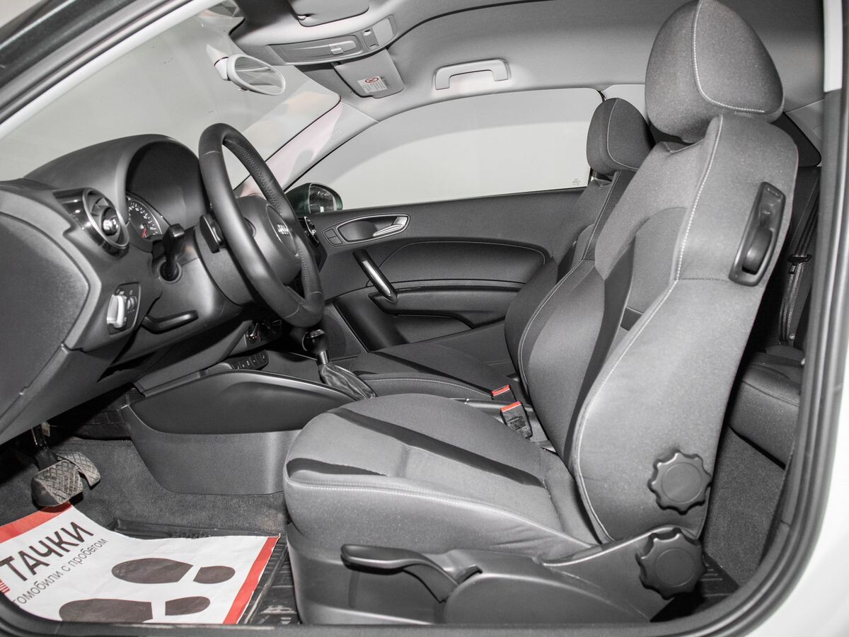 Audi A1 2012 - фото автомобиля