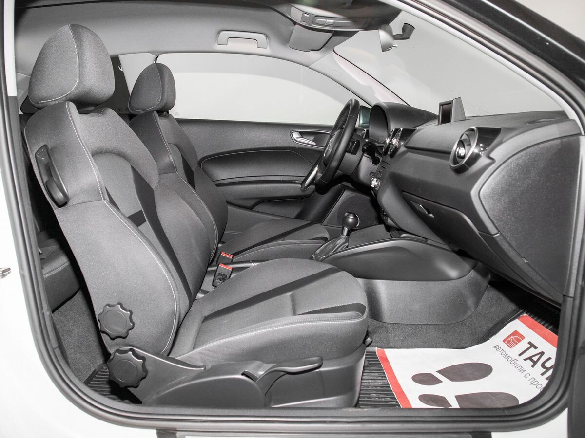 Audi A1 2012 - фото автомобиля