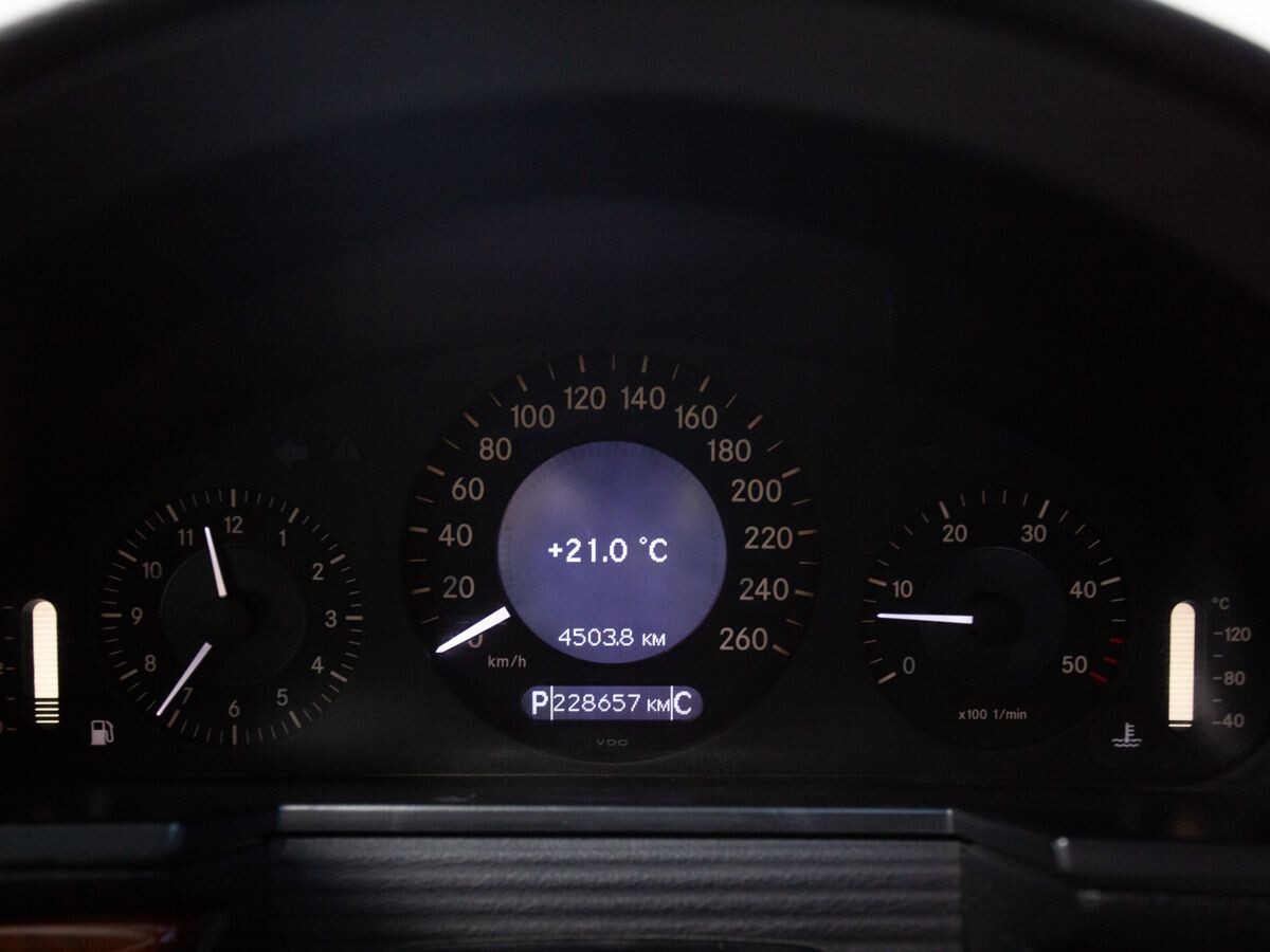 Mercedes-Benz E-Класс 2008 - фото автомобиля