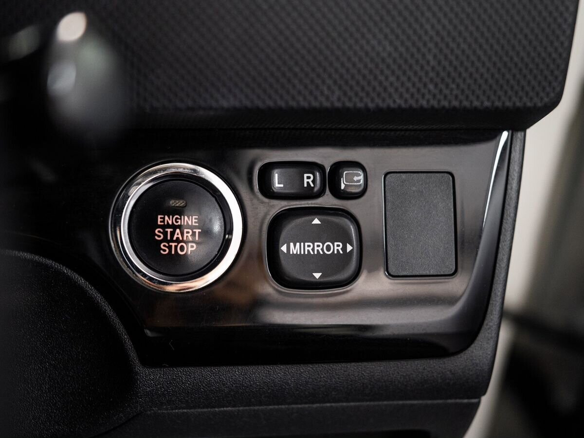 Toyota Corolla Rumion 2012 - фото автомобиля