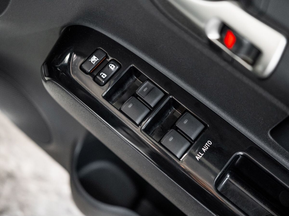 Toyota Corolla Rumion 2012 - фото автомобиля