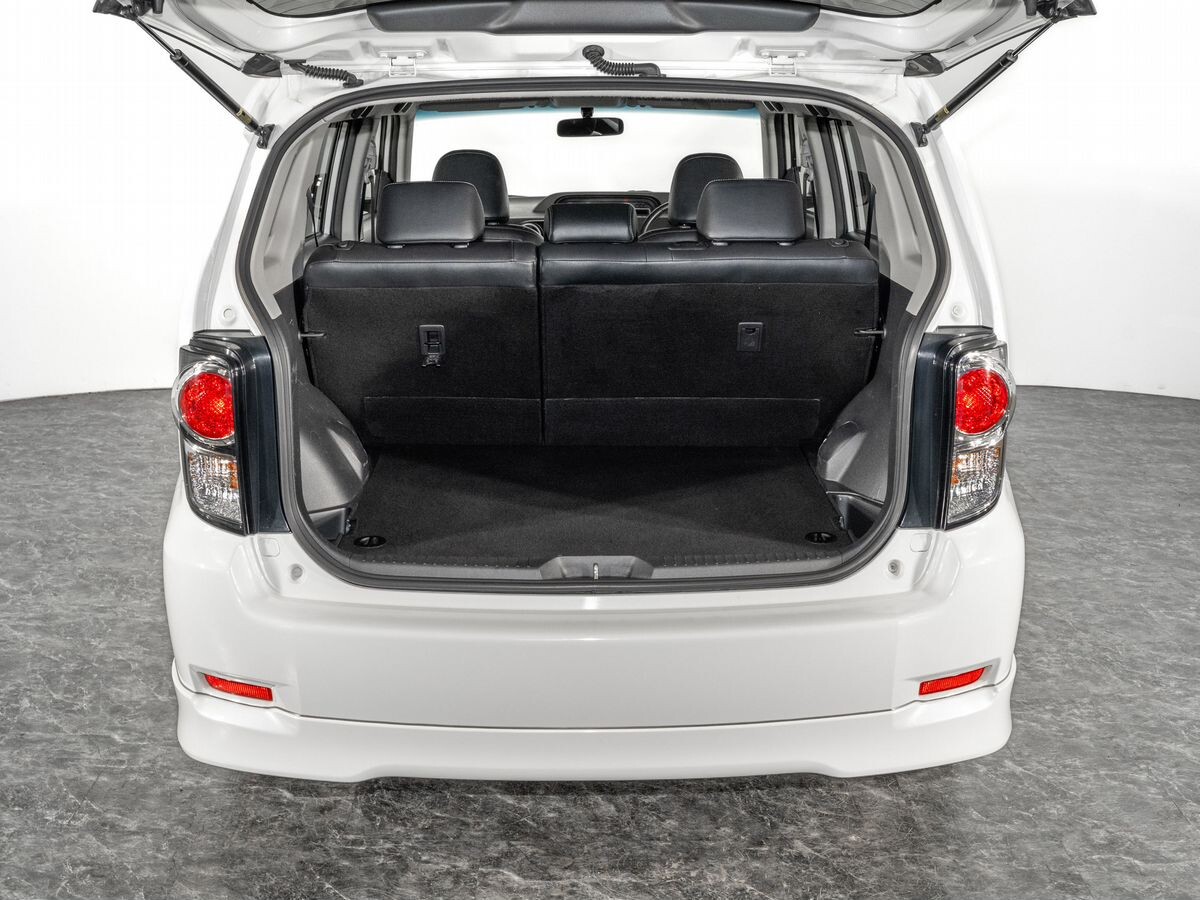 Toyota Corolla Rumion 2012 - фото автомобиля