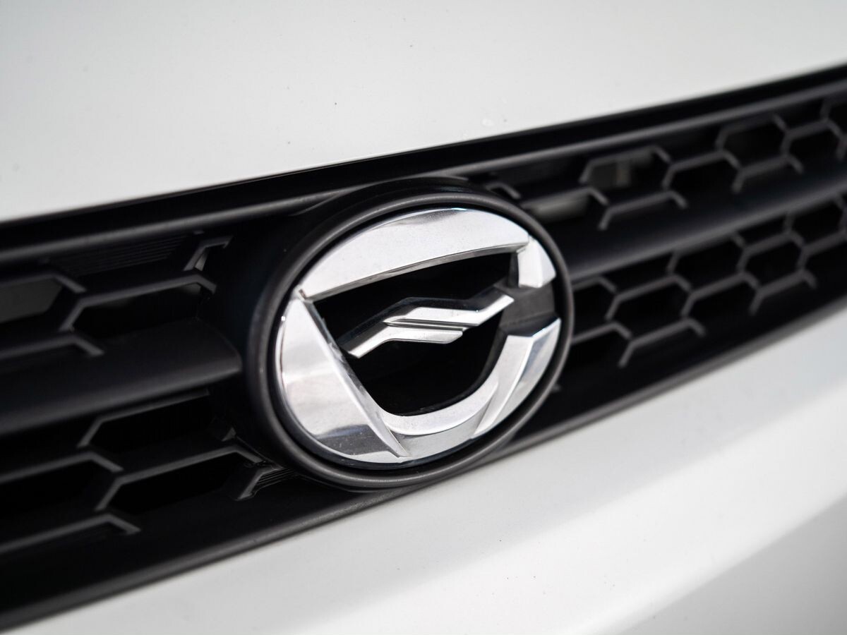 Toyota Corolla Rumion 2012 - фото автомобиля