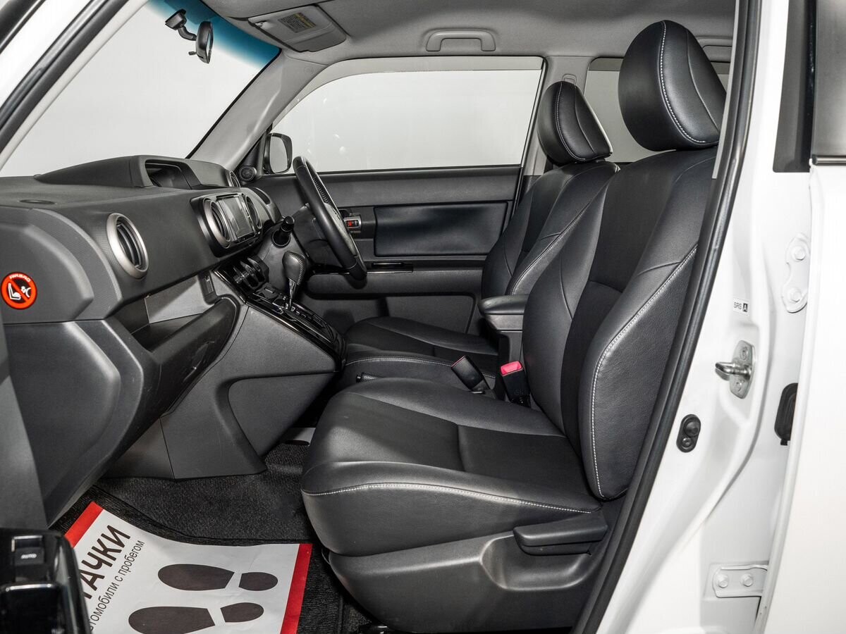 Toyota Corolla Rumion 2012 - фото автомобиля