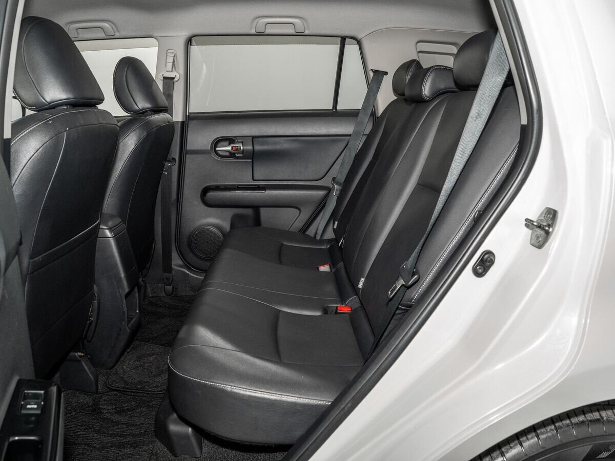 Toyota Corolla Rumion 2012 - фото автомобиля