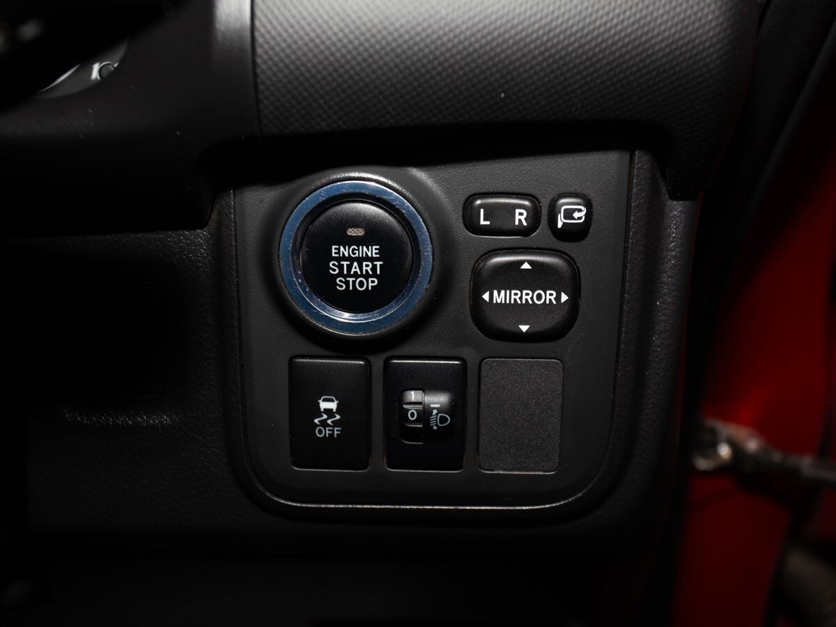 Toyota Wish 2011 - фото автомобиля