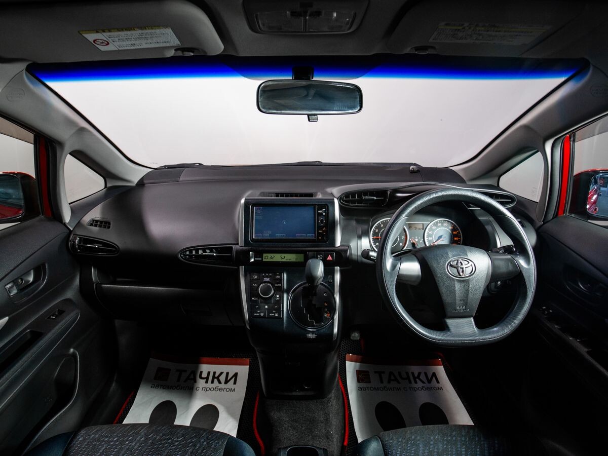 Toyota Wish 2011 - фото автомобиля