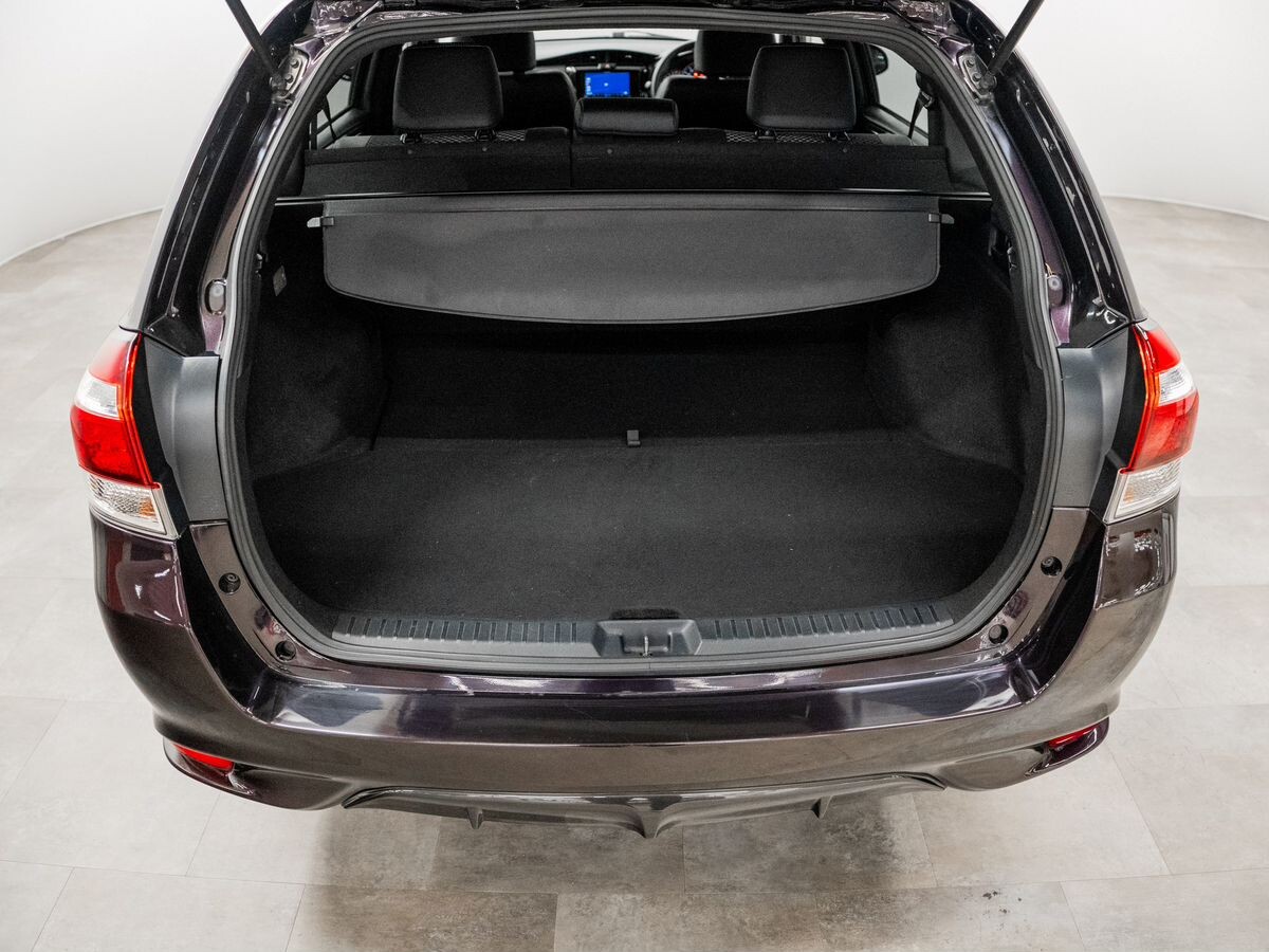 Toyota Corolla 2016 - фото автомобиля