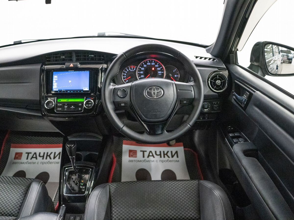 Toyota Corolla 2016 - фото автомобиля