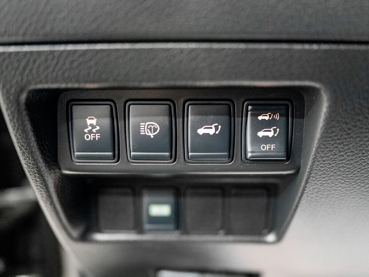 Nissan X-Trail 2017 - фото автомобиля