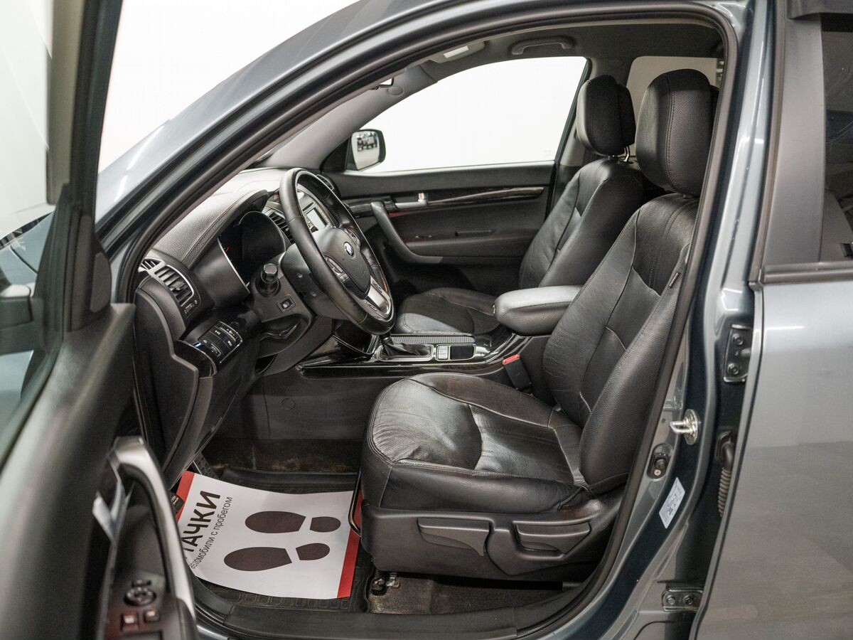 Kia Sorento 2015 - фото автомобиля