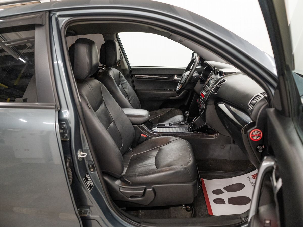 Kia Sorento 2015 - фото автомобиля