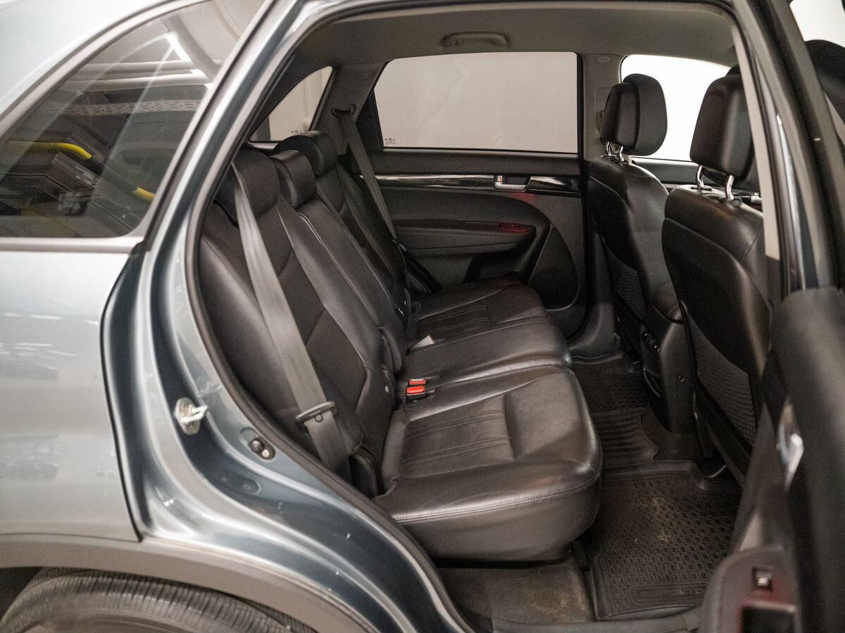 Kia Sorento 2015 - фото автомобиля