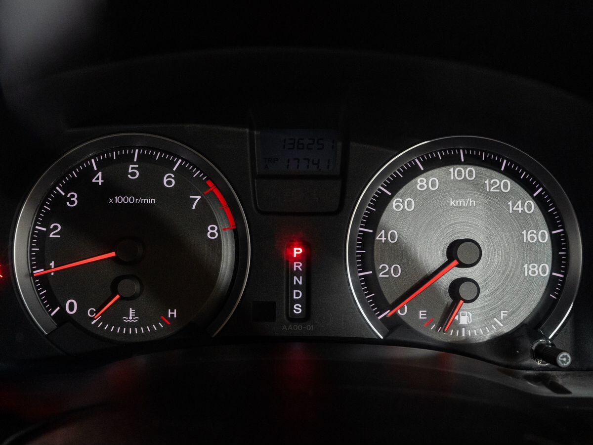 Honda Stream 2012 - фото автомобиля