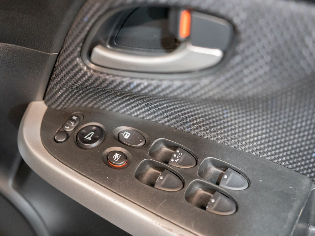 Honda Stream 2012 - фото автомобиля