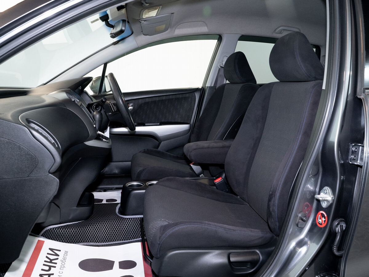 Honda Stream 2012 - фото автомобиля