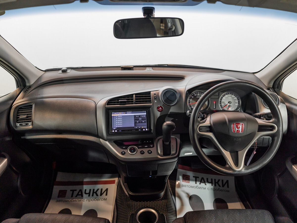 Honda Stream 2012 - фото автомобиля