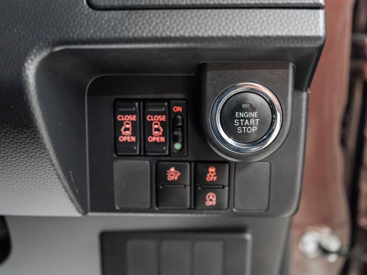 Toyota Roomy 2017 - фото автомобиля