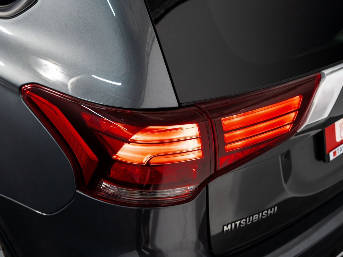 Mitsubishi Outlander 2019 - фото автомобиля