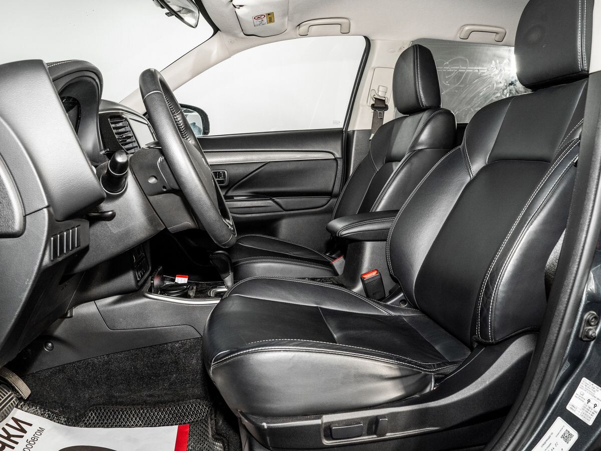 Mitsubishi Outlander 2019 - фото автомобиля