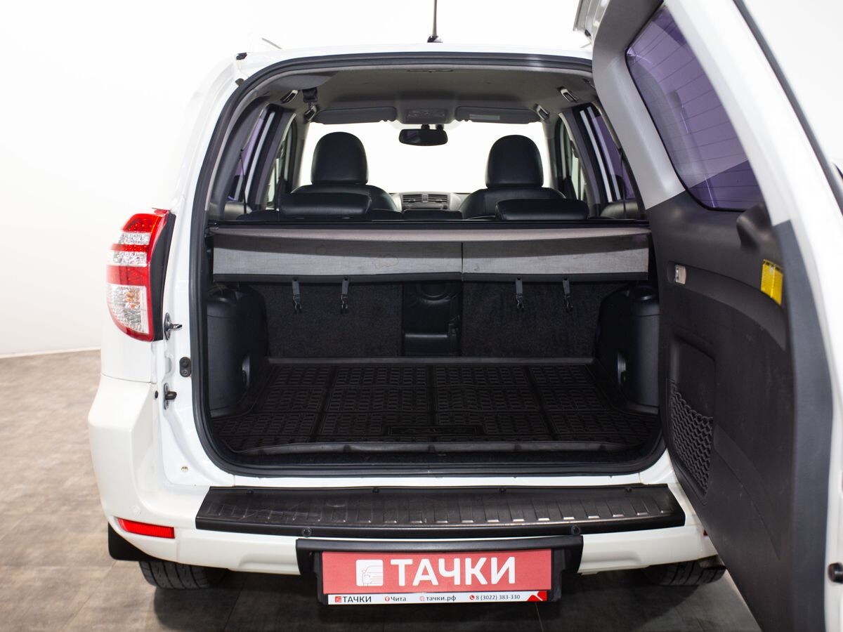 Toyota RAV4 2010 - фото автомобиля