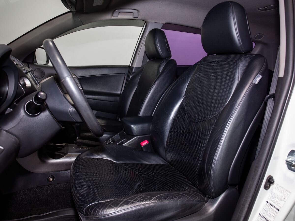 Toyota RAV4 2010 - фото автомобиля