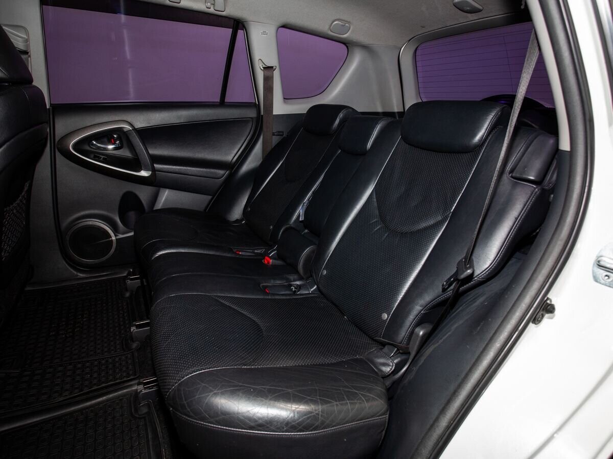 Toyota RAV4 2010 - фото автомобиля