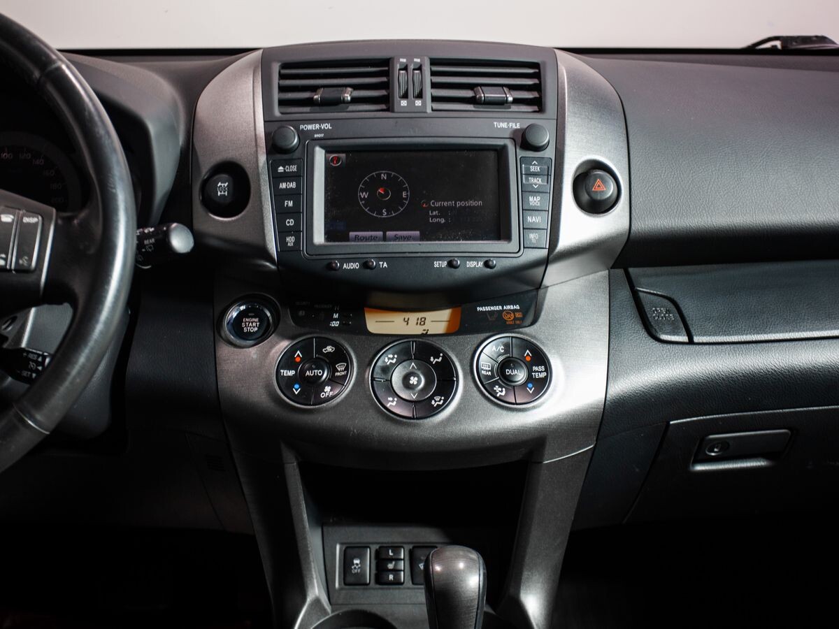 Toyota RAV4 2010 - фото автомобиля