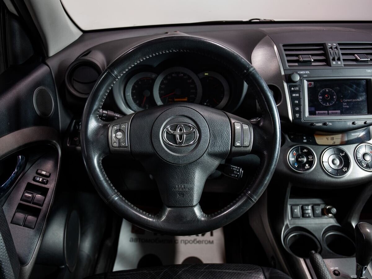 Toyota RAV4 2010 - фото автомобиля