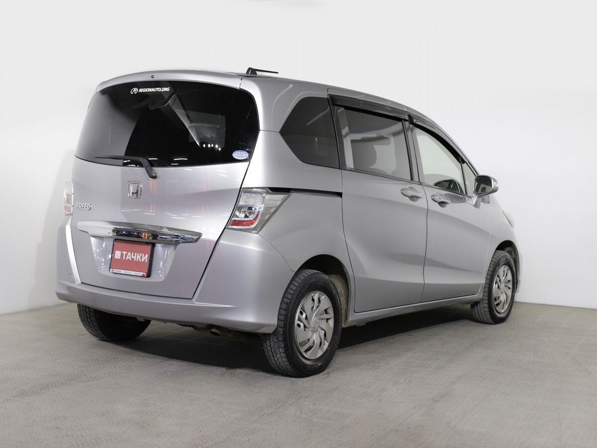 Honda Freed 2012 - фото автомобиля