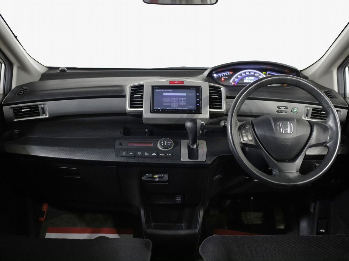 Honda Freed 2012 - фото автомобиля