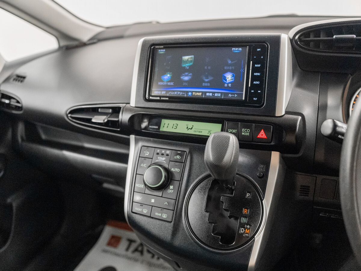 Toyota Wish 2009 - фото автомобиля