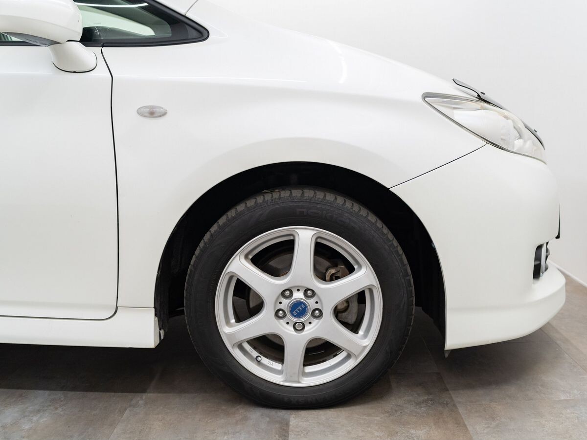 Toyota Wish 2009 - фото автомобиля