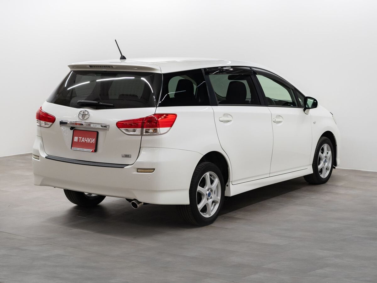 Toyota Wish 2009 - фото автомобиля