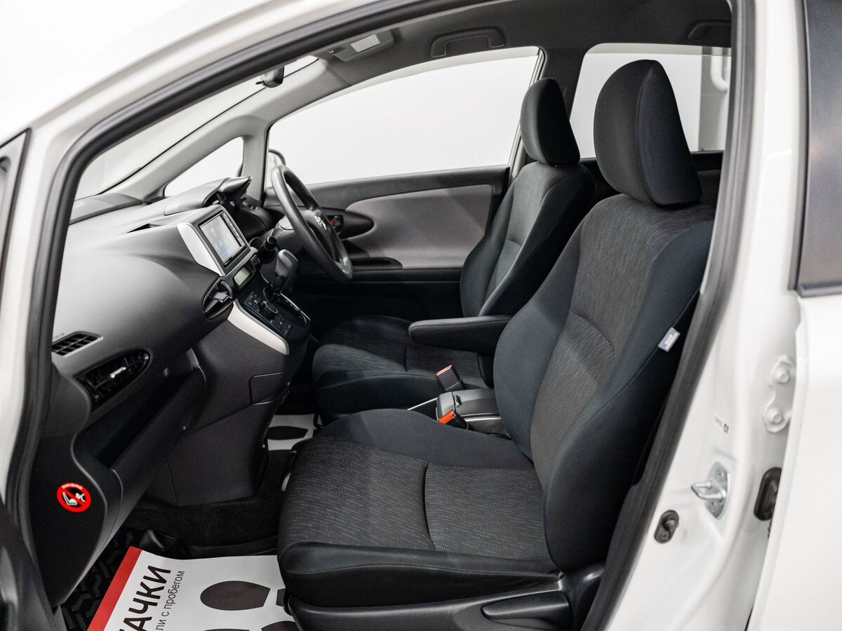 Toyota Wish 2009 - фото автомобиля