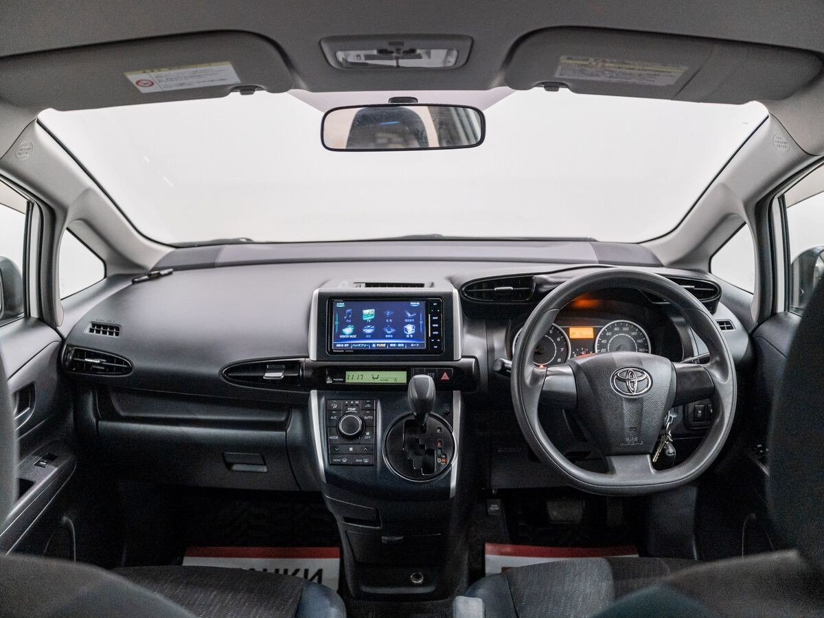 Toyota Wish 2009 - фото автомобиля